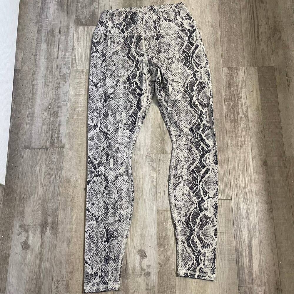 Alo yoga snakeskin legging size large - Picture 9 of 13